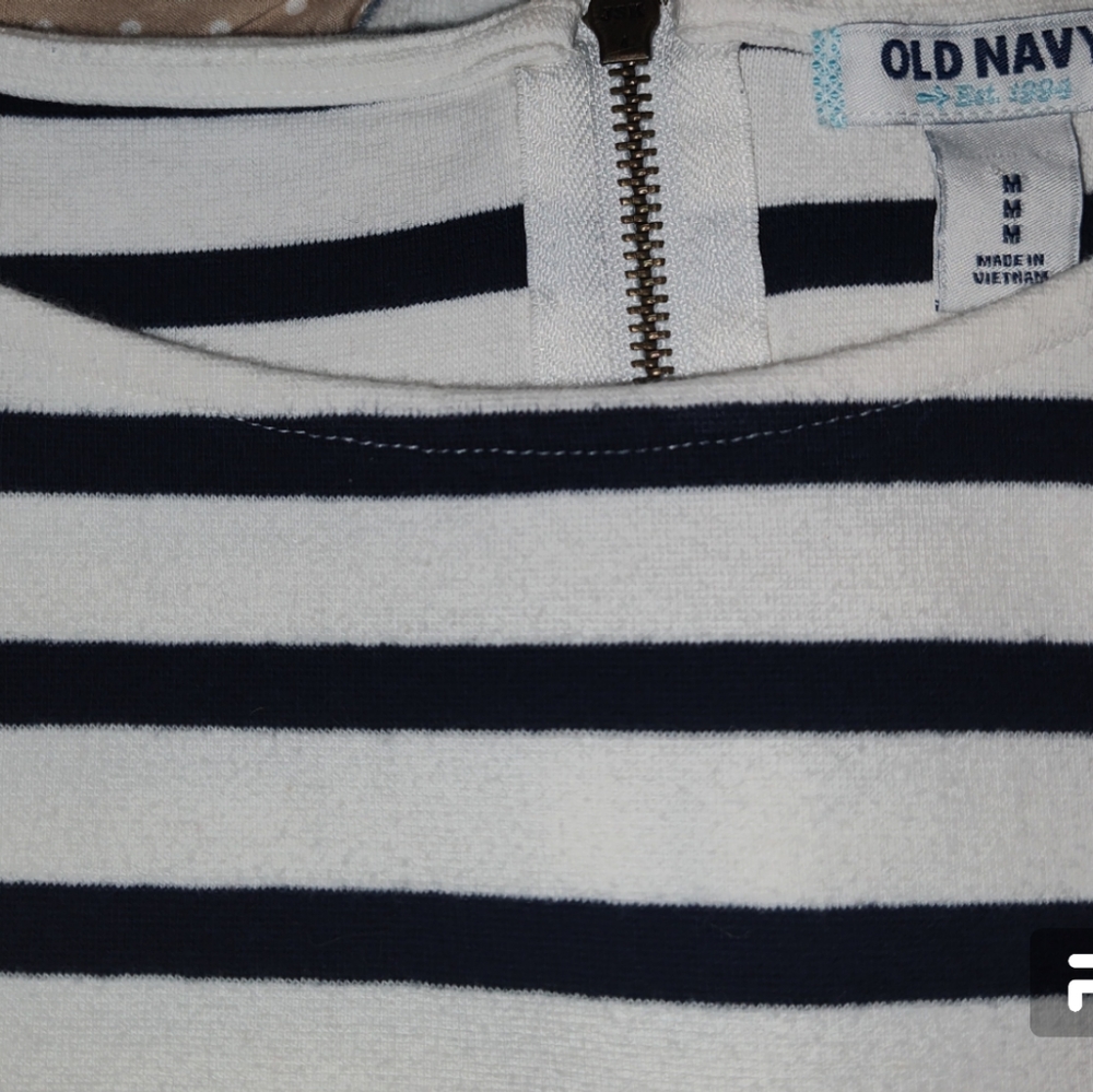 Old Navy Women's Sleeveless Striped Peplum Top Size Medium - Picture 3 of 6